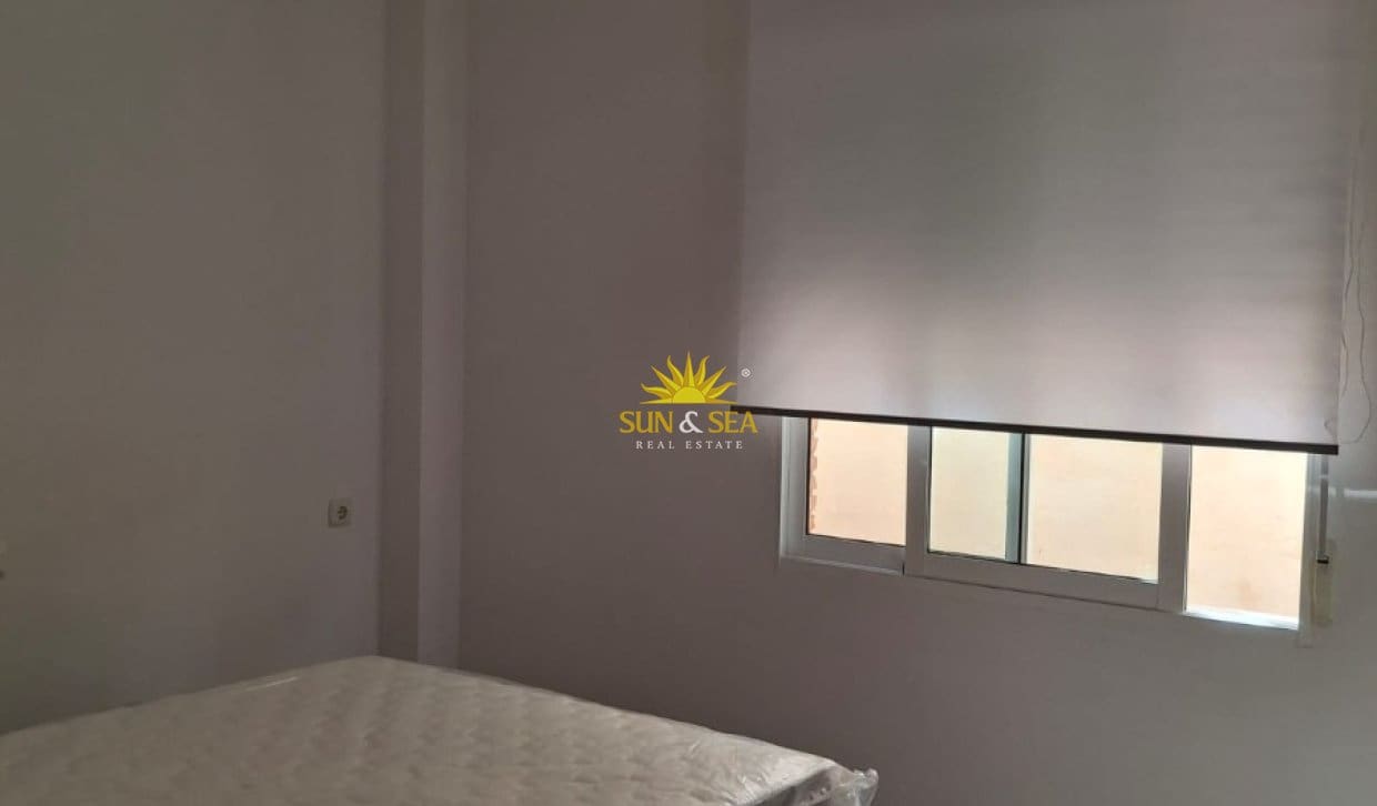 Bungalow de 2 habitaciones en Algorfa en alquiler con piscina garaje - 850 € (Ref: 9935209)