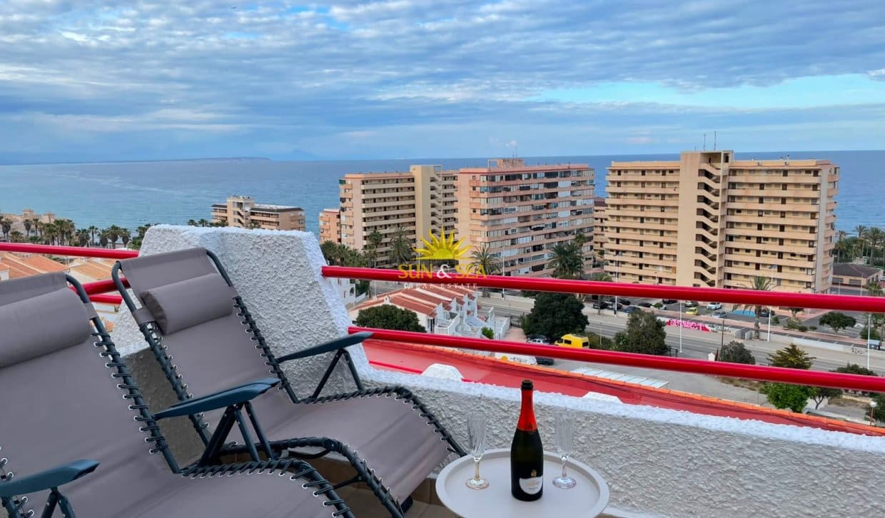1 bedroom Townhouse for rent in Torrevieja with garage - € 1,000 (Ref: 9936699)