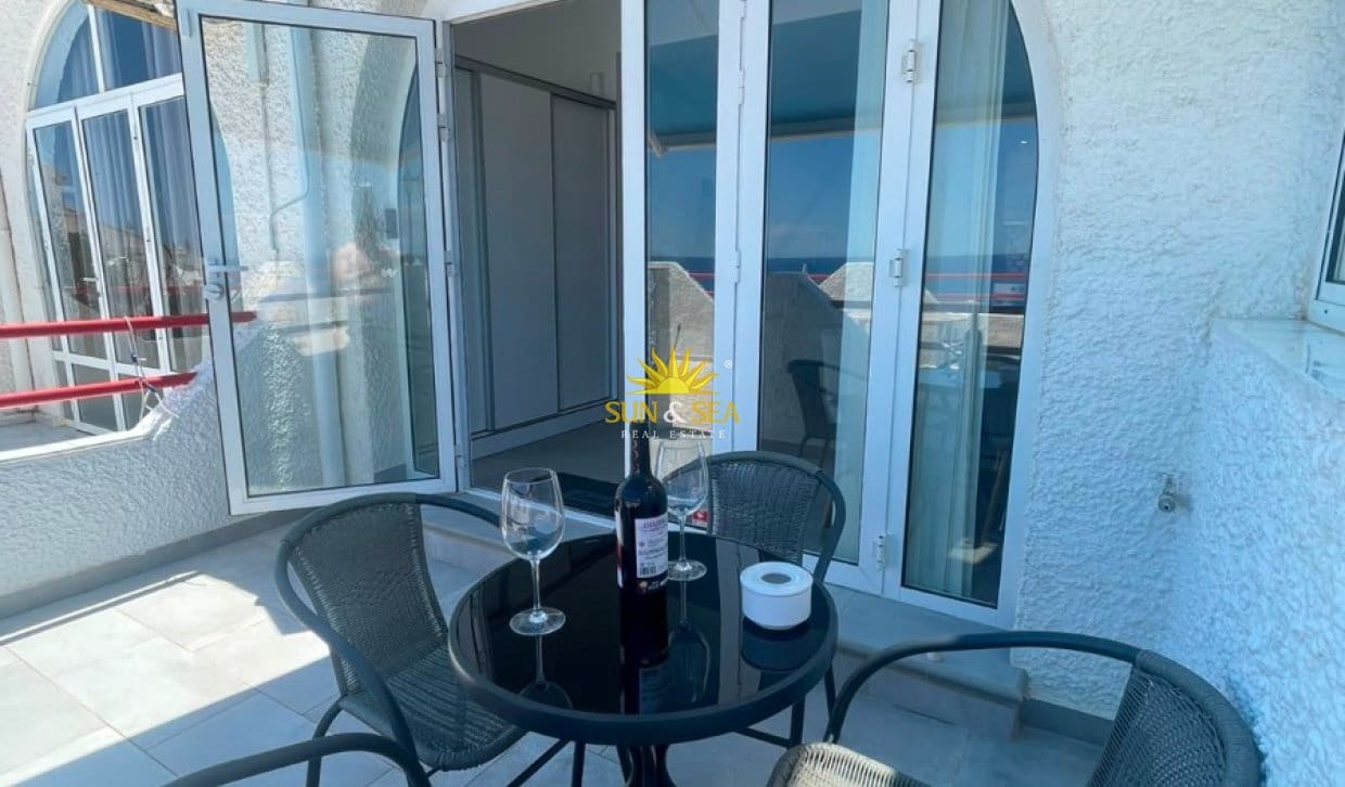 1 bedroom Townhouse for rent in Torrevieja with garage - € 1,000 (Ref: 9936699)