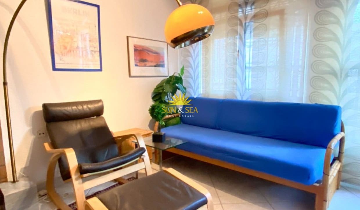 2 bedroom Villa for rent in Torrevieja with garage - € 1,200 (Ref: 9936701)