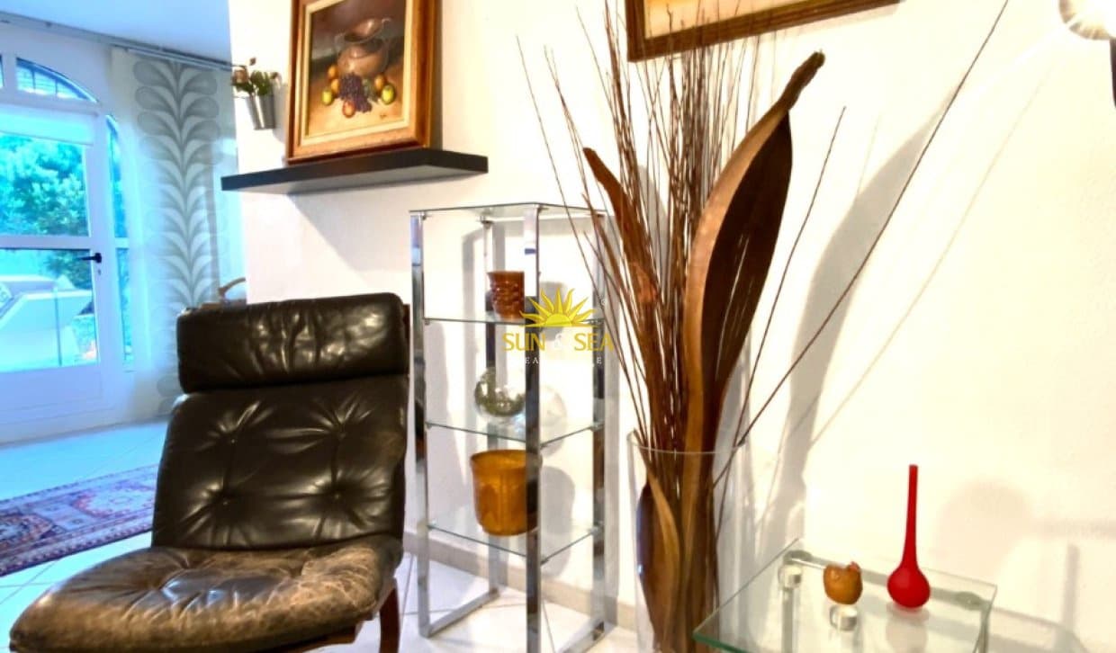2 bedroom Villa for rent in Torrevieja with garage - € 1,200 (Ref: 9936701)