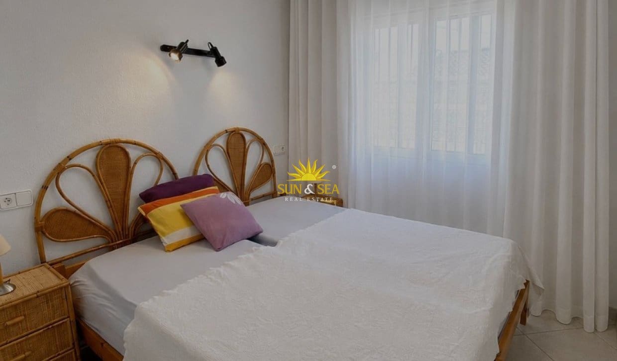 2 bedroom Villa for rent in Torrevieja with garage - € 1,200 (Ref: 9936701)
