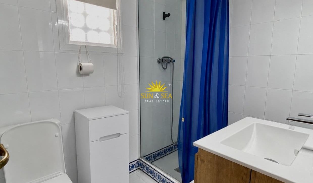 2 bedroom Villa for rent in Torrevieja with garage - € 1,200 (Ref: 9936701)