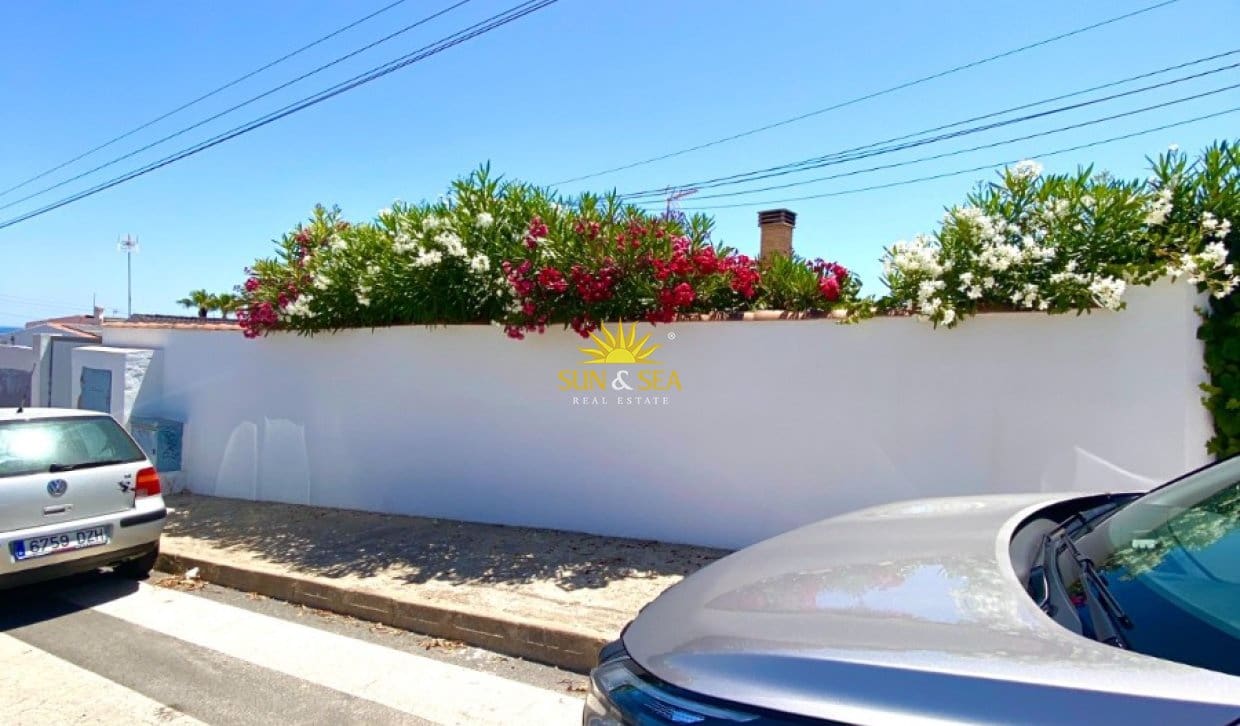 2 bedroom Villa for rent in Torrevieja with garage - € 1,200 (Ref: 9936701)