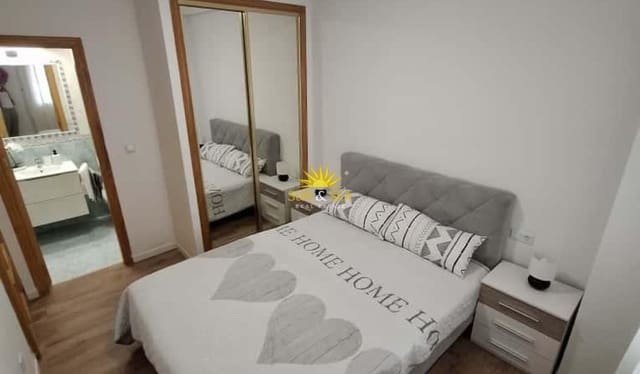 1 slaapkamer Appartement te huur in Avenida Habaneras - Curva de Palangre, Torrevieja met zwembad - € 750 (Ref: 9936702)