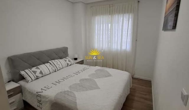 1 slaapkamer Appartement te huur in Avenida Habaneras - Curva de Palangre, Torrevieja met zwembad - € 750 (Ref: 9936702)