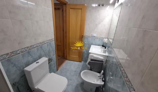 1 slaapkamer Appartement te huur in Avenida Habaneras - Curva de Palangre, Torrevieja met zwembad - € 750 (Ref: 9936702)