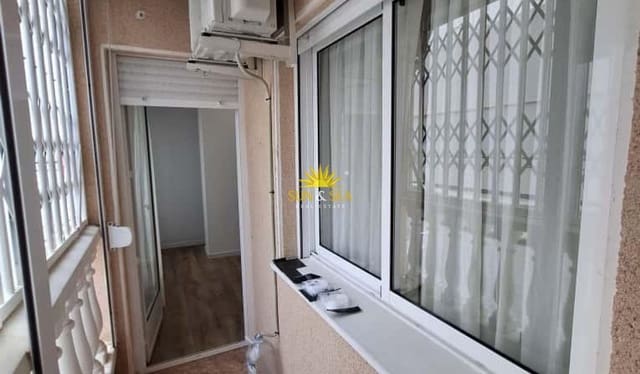 1 slaapkamer Appartement te huur in Avenida Habaneras - Curva de Palangre, Torrevieja met zwembad - € 750 (Ref: 9936702)
