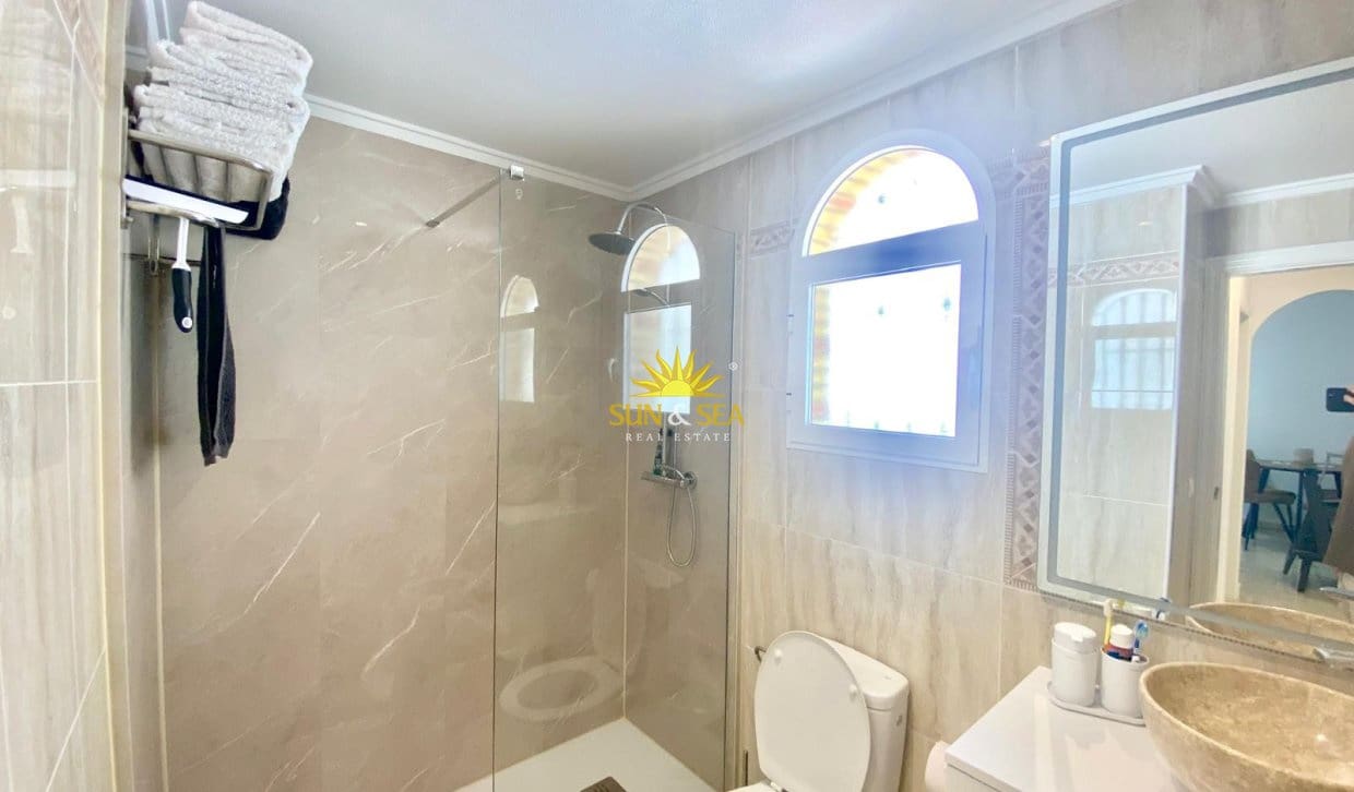 2 soveværelse Byhus til salg i Villamartin med swimmingpool - € 239.000 (Ref: 9939018)