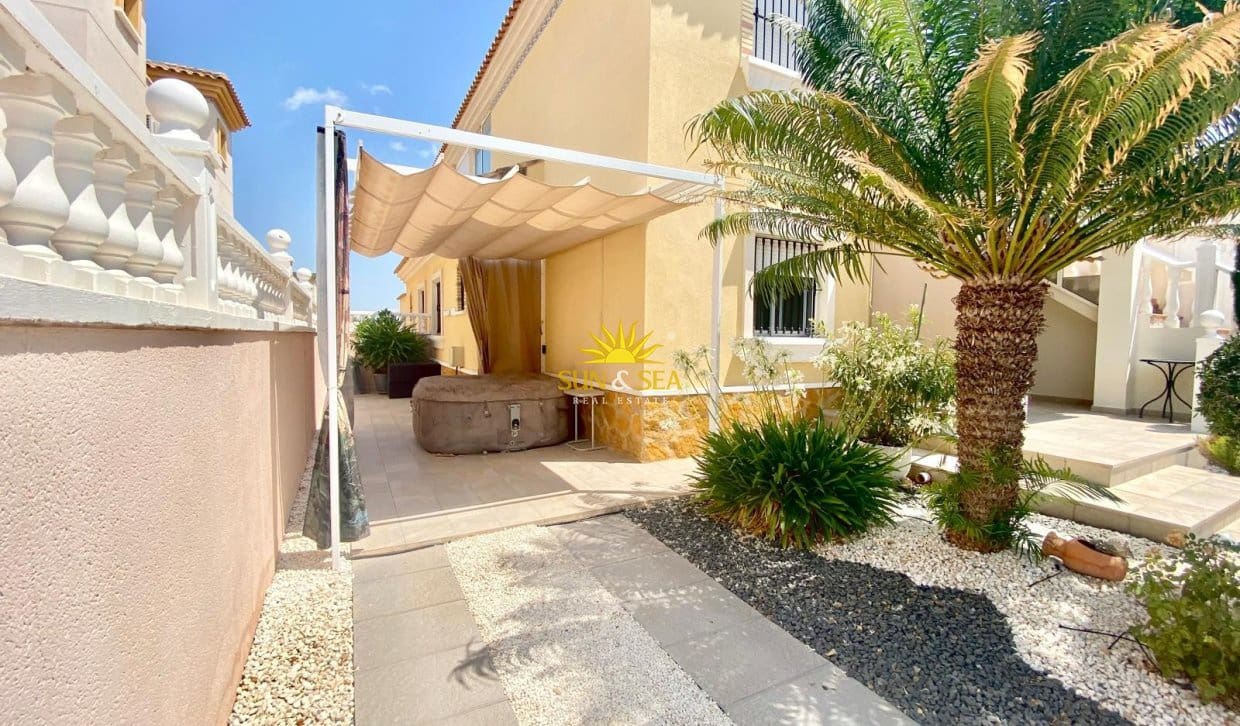 2 soveværelse Byhus til salg i Villamartin med swimmingpool - € 239.000 (Ref: 9939018)