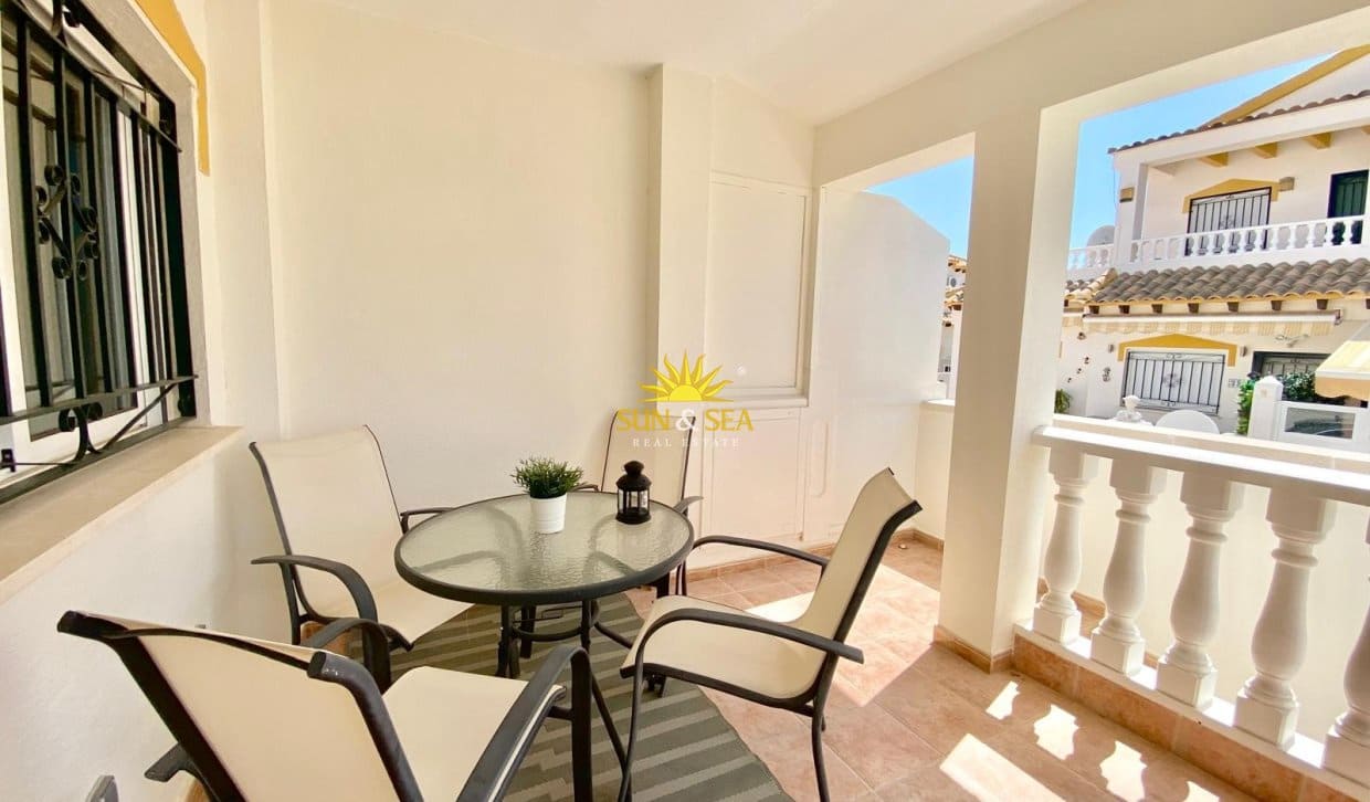 3 soverom Hus til salgs i Los Altos med svømmebasseng - € 279 000 (Ref: 9939019)