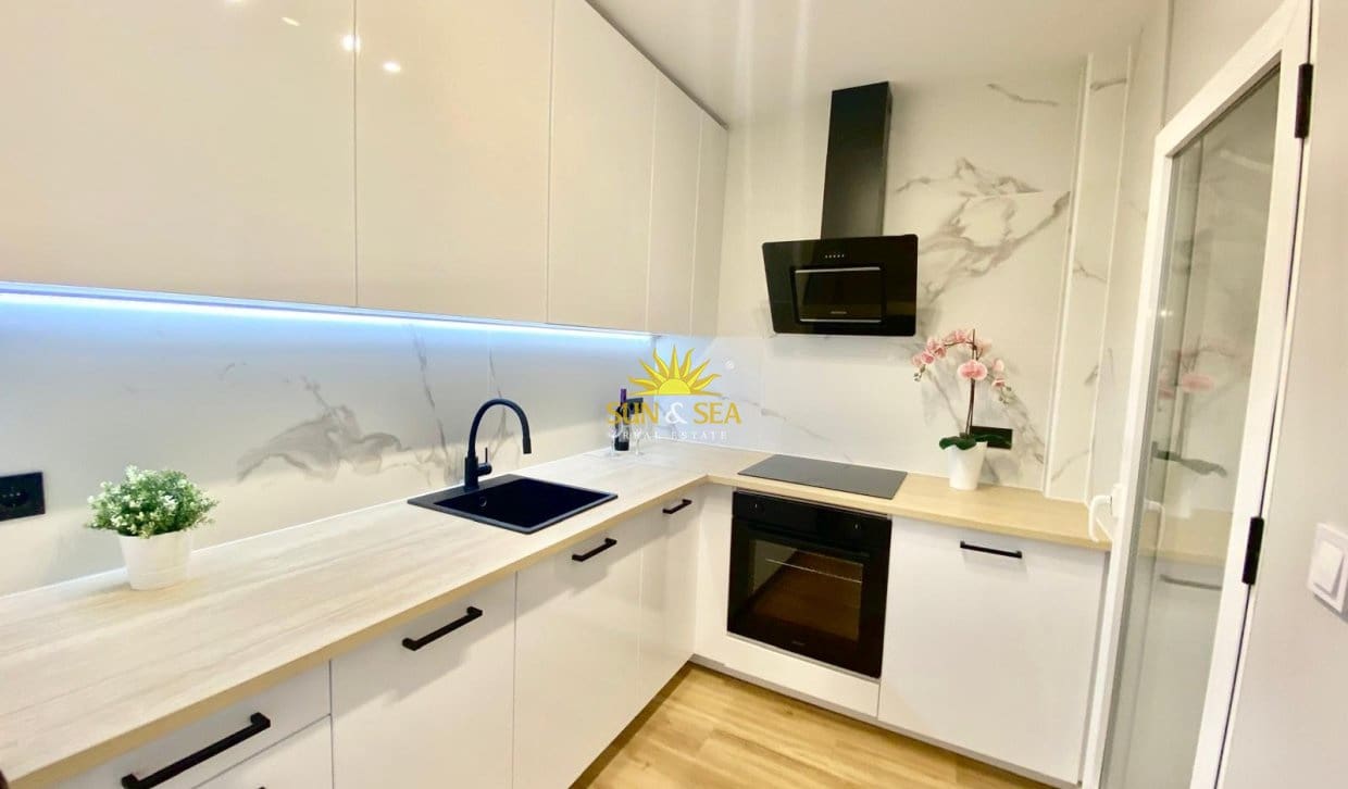 3 soverom Hus til salgs i Los Altos med svømmebasseng - € 279 000 (Ref: 9939019)
