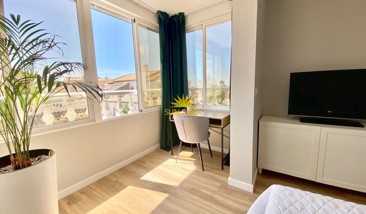 3 soverom Hus til salgs i Los Altos med svømmebasseng - € 279 000 (Ref: 9939019)