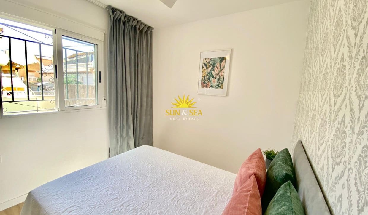 3 soverom Hus til salgs i Los Altos med svømmebasseng - € 279 000 (Ref: 9939019)