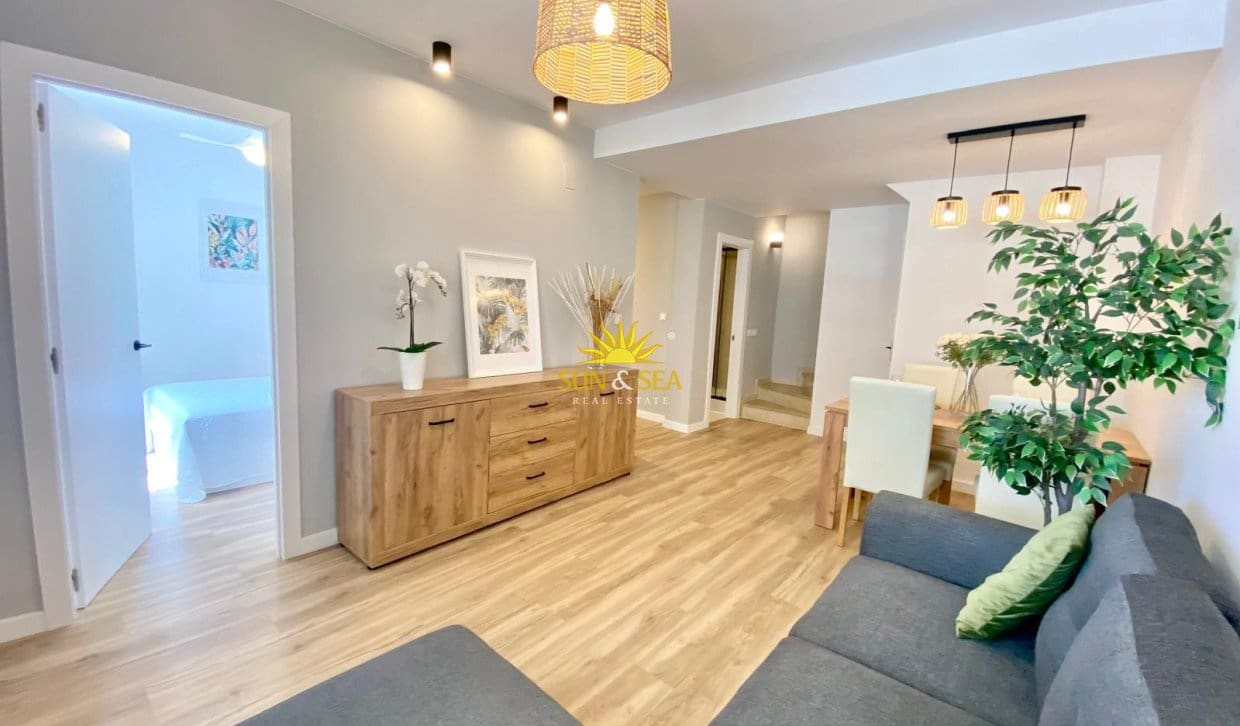 3 soverom Hus til salgs i Los Altos med svømmebasseng - € 279 000 (Ref: 9939019)