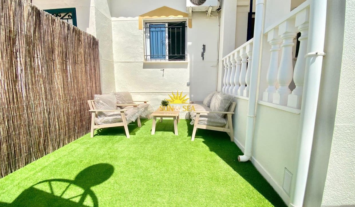 3 soverom Hus til salgs i Los Altos med svømmebasseng - € 279 000 (Ref: 9939019)