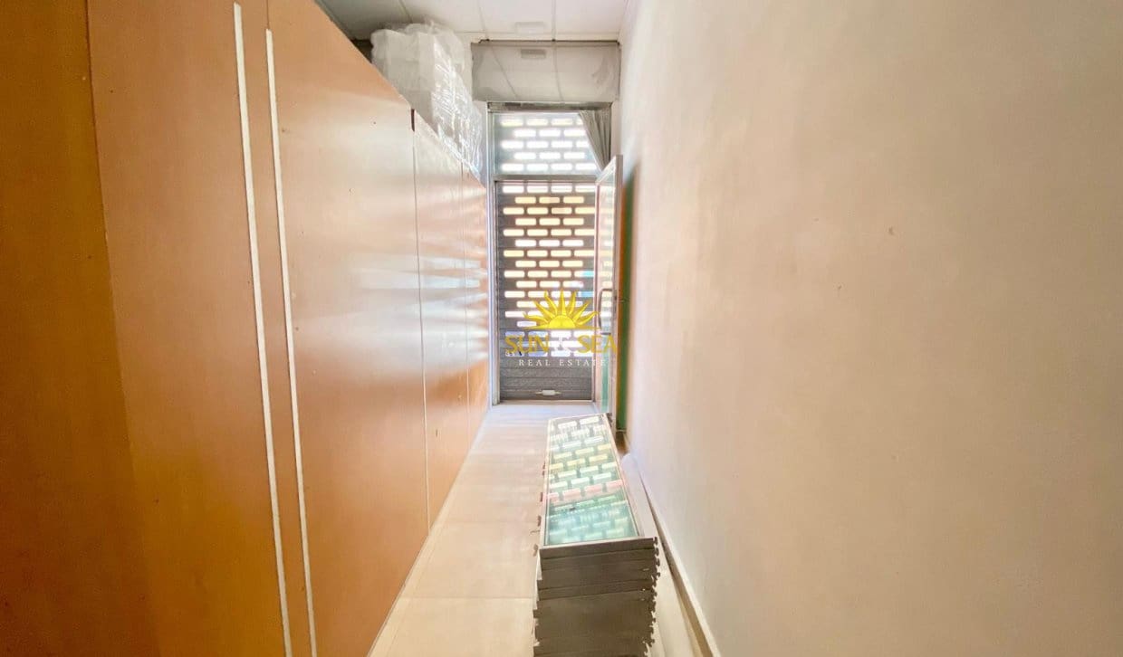 1 makuuhuone Kaupallinen myytävänä paikassa Torrevieja - 789 000 € (Ref: 9939020)