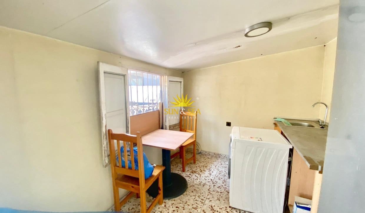 1 soveværelse Virksomhed til salg i Torrevieja med garage - € 207.900 (Ref: 9939021)