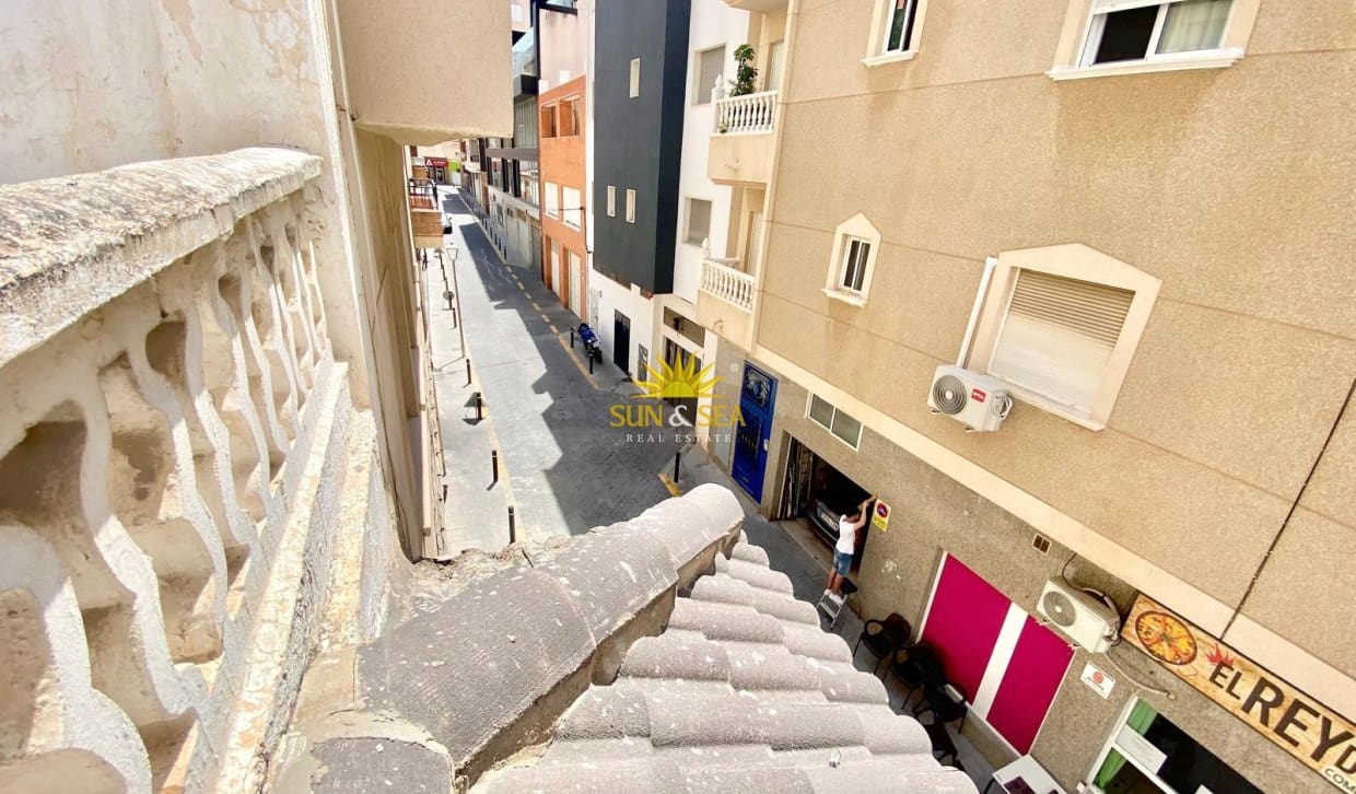 1 soveværelse Virksomhed til salg i Torrevieja med garage - € 207.900 (Ref: 9939021)