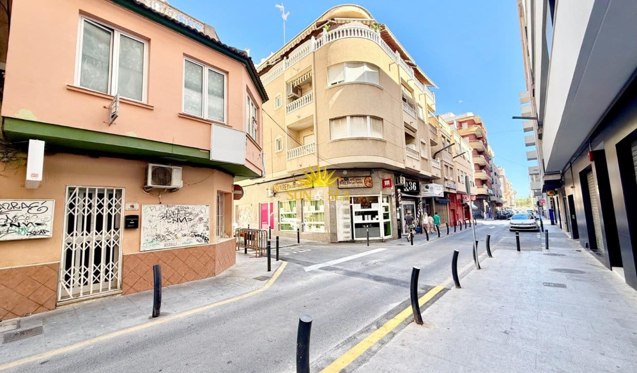 1 soveværelse Virksomhed til salg i Torrevieja med garage - € 207.900 (Ref: 9939021)