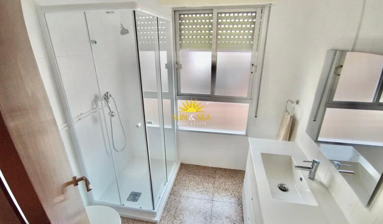 3 makuuhuone Huoneisto vuokrattavana paikassa Almoradi - 800 € (Ref: 9940718)