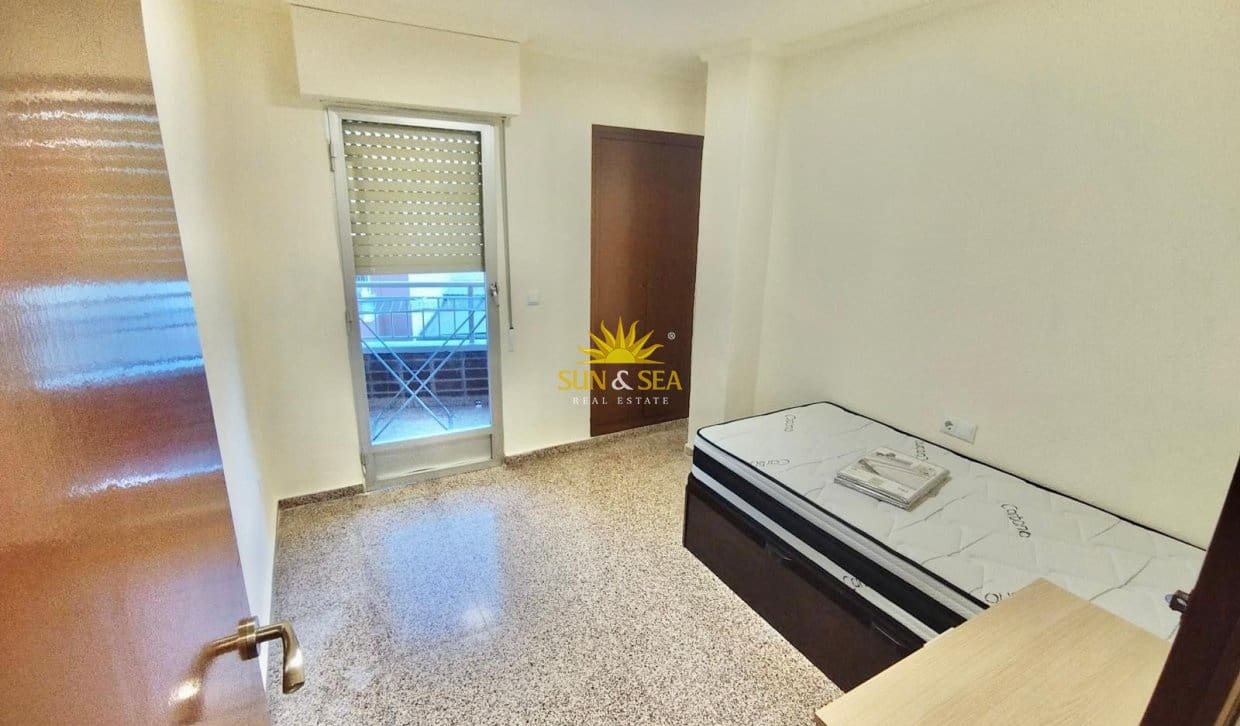 3 makuuhuone Huoneisto vuokrattavana paikassa Almoradi - 800 € (Ref: 9940718)