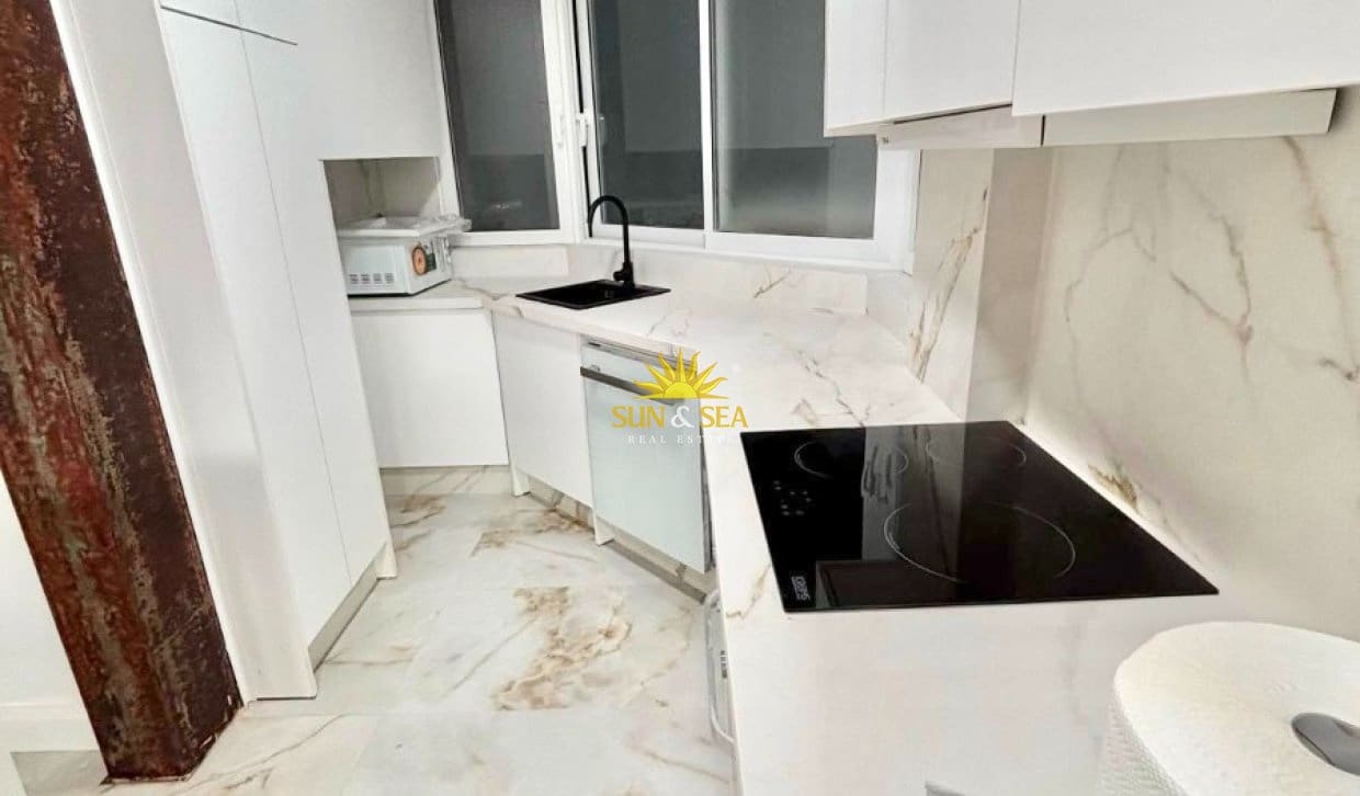 3 quarto Apartamento para arrendar em Murcia cidade com garagem - 1 700 € (Ref: 9941279)
