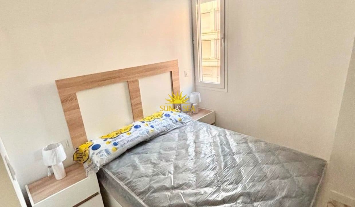 3 quarto Apartamento para arrendar em Murcia cidade com garagem - 1 700 € (Ref: 9941279)