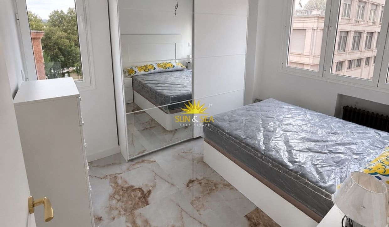 3 quarto Apartamento para arrendar em Murcia cidade com garagem - 1 700 € (Ref: 9941279)