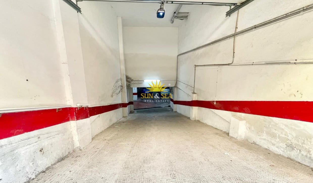 2 sovrum Lägenhet för semesterbostäder i Guardamar del Segura med garage - 1 500 € (Ref: 9941560)