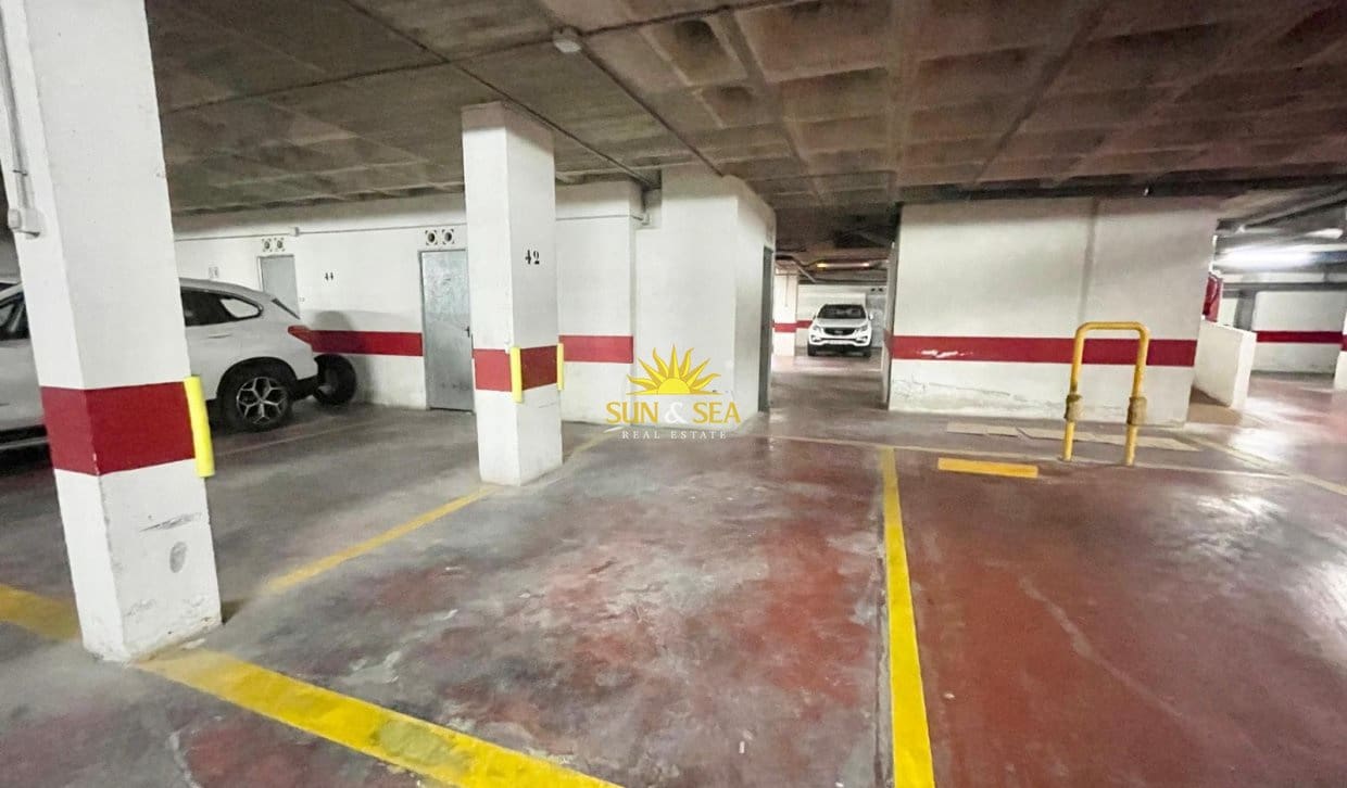 2 sovrum Lägenhet för semesterbostäder i Guardamar del Segura med garage - 1 500 € (Ref: 9941560)