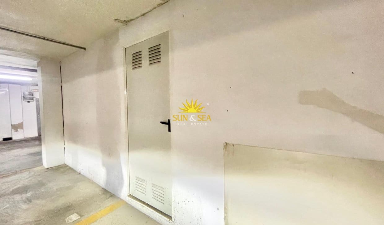 2 Zimmer Ferienapartment in Torrevieja mit Pool Garage - 900 € (Ref: 9946046)
