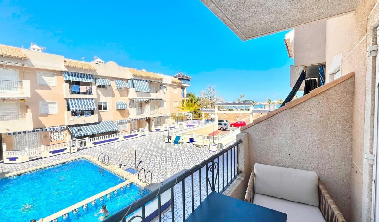 2 Zimmer Ferienapartment in Torrevieja mit Pool Garage - 900 € (Ref: 9946046)