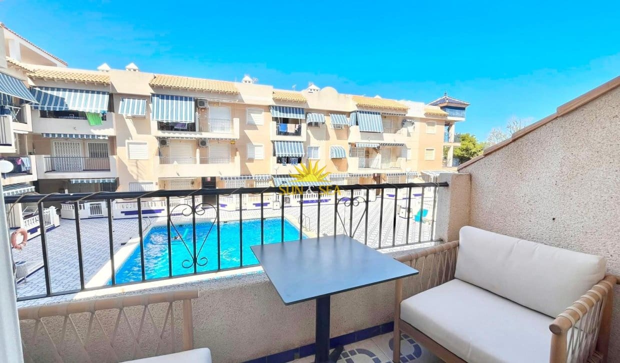 2 Zimmer Ferienapartment in Torrevieja mit Pool Garage - 900 € (Ref: 9946046)