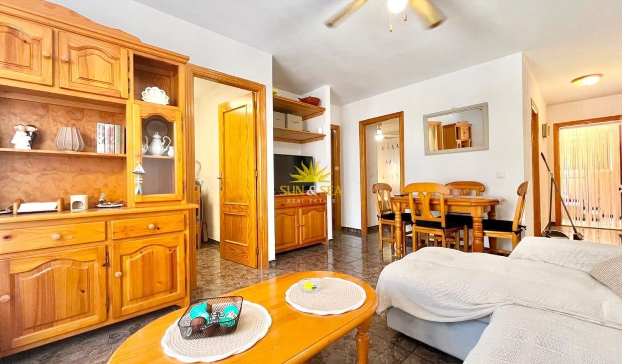 2 Zimmer Ferienapartment in Torrevieja mit Pool Garage - 900 € (Ref: 9946046)
