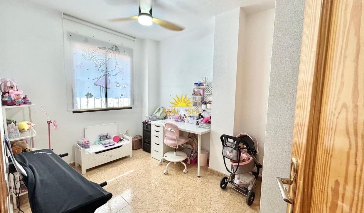 3 makuuhuone Huoneisto vuokrattavana paikassa San Fulgencio mukana uima-altaan 
autotalli - 900 € (Ref: 9946331)