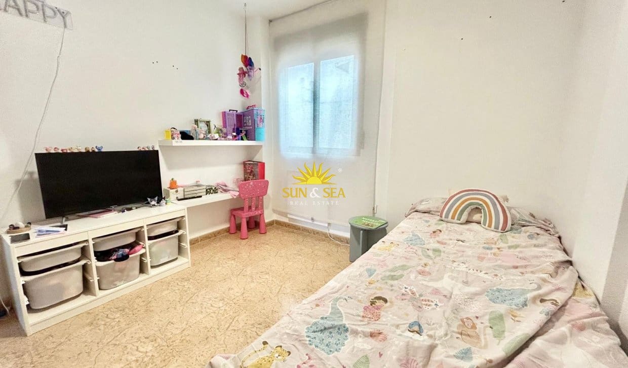3 makuuhuone Huoneisto vuokrattavana paikassa San Fulgencio mukana uima-altaan 
autotalli - 900 € (Ref: 9946331)