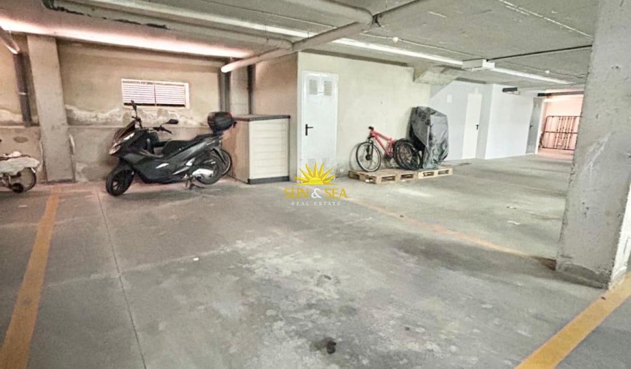 3 makuuhuone Huoneisto vuokrattavana paikassa San Fulgencio mukana uima-altaan 
autotalli - 900 € (Ref: 9946331)
