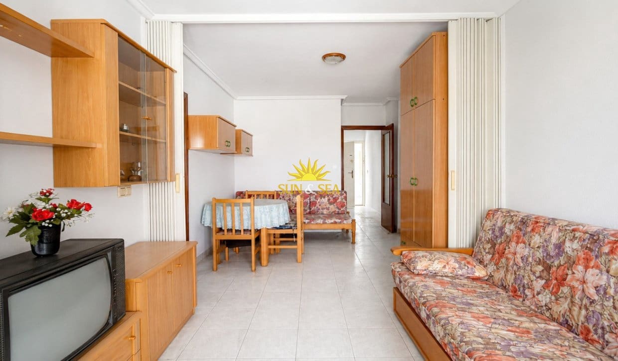 1 sypialnia Apartament na sprzedaż w Torrevieja z basenem - 93 900 € (Ref: 9946614)