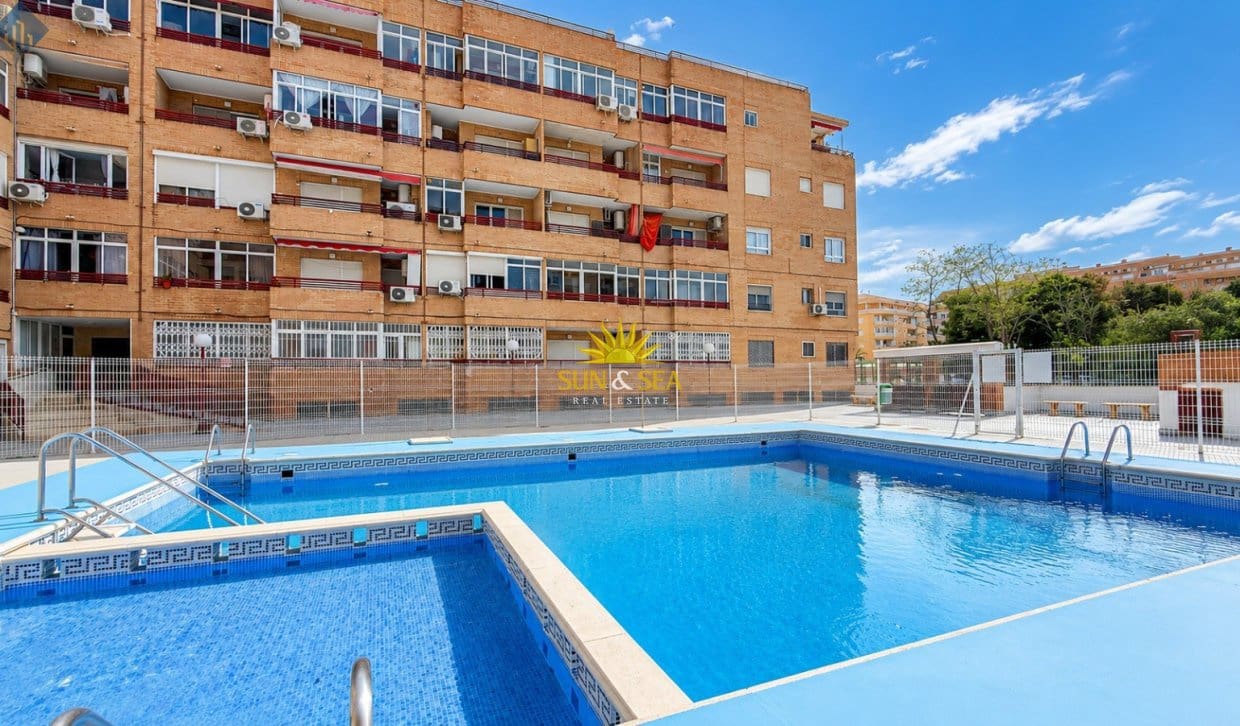 1 sypialnia Apartament na sprzedaż w Torrevieja z basenem - 93 900 € (Ref: 9946614)