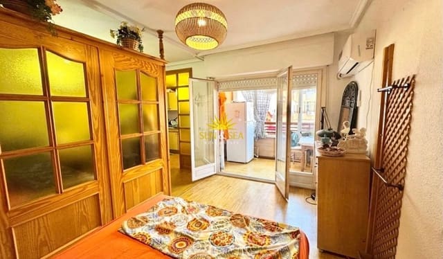 1 slaapkamer Appartement te huur in El Molino, Torrevieja met zwembad - € 700 (Ref: 9946615)