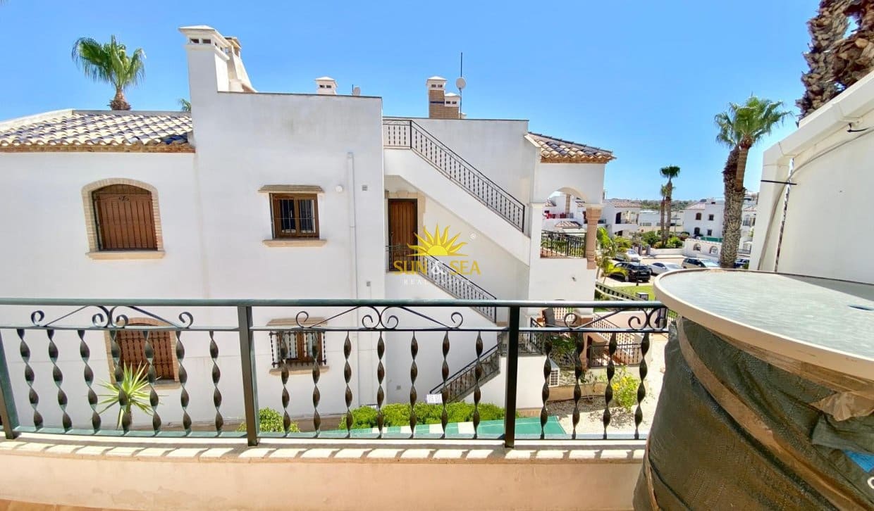 2 soveværelse Byhus til salg i Villamartin med swimmingpool - € 225.000 (Ref: 9946743)