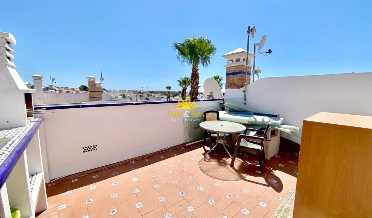 2 soveværelse Byhus til salg i Villamartin med swimmingpool - € 225.000 (Ref: 9946743)