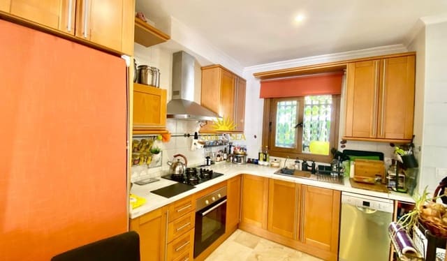 2 soveværelse Byhus til salg i Villamartin, Orihuela med swimmingpool - € 225.000 (Ref: 9946743)
