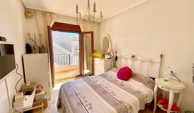 2 soveværelse Byhus til salg i Villamartin, Orihuela med swimmingpool - € 225.000 (Ref: 9946743)