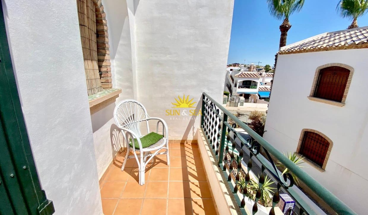 2 soveværelse Byhus til salg i Villamartin med swimmingpool - € 225.000 (Ref: 9946743)