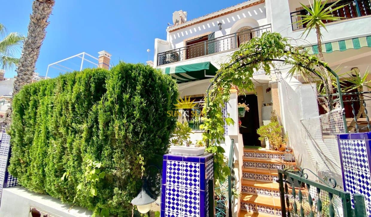 2 soveværelse Byhus til salg i Villamartin med swimmingpool - € 225.000 (Ref: 9946743)
