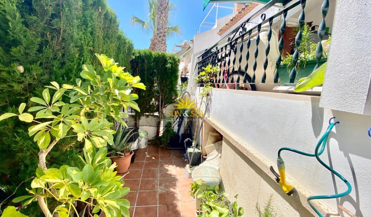 2 soveværelse Byhus til salg i Villamartin med swimmingpool - € 225.000 (Ref: 9946743)