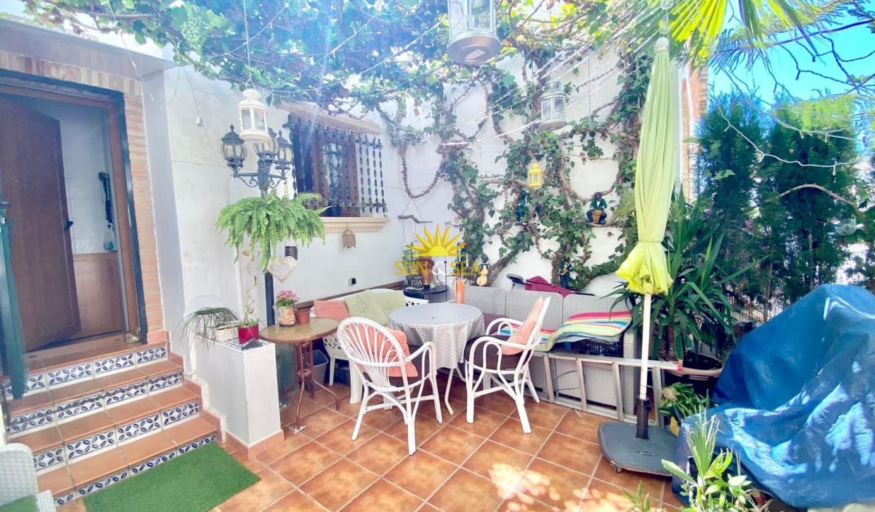 2 soveværelse Byhus til salg i Villamartin med swimmingpool - € 225.000 (Ref: 9946743)