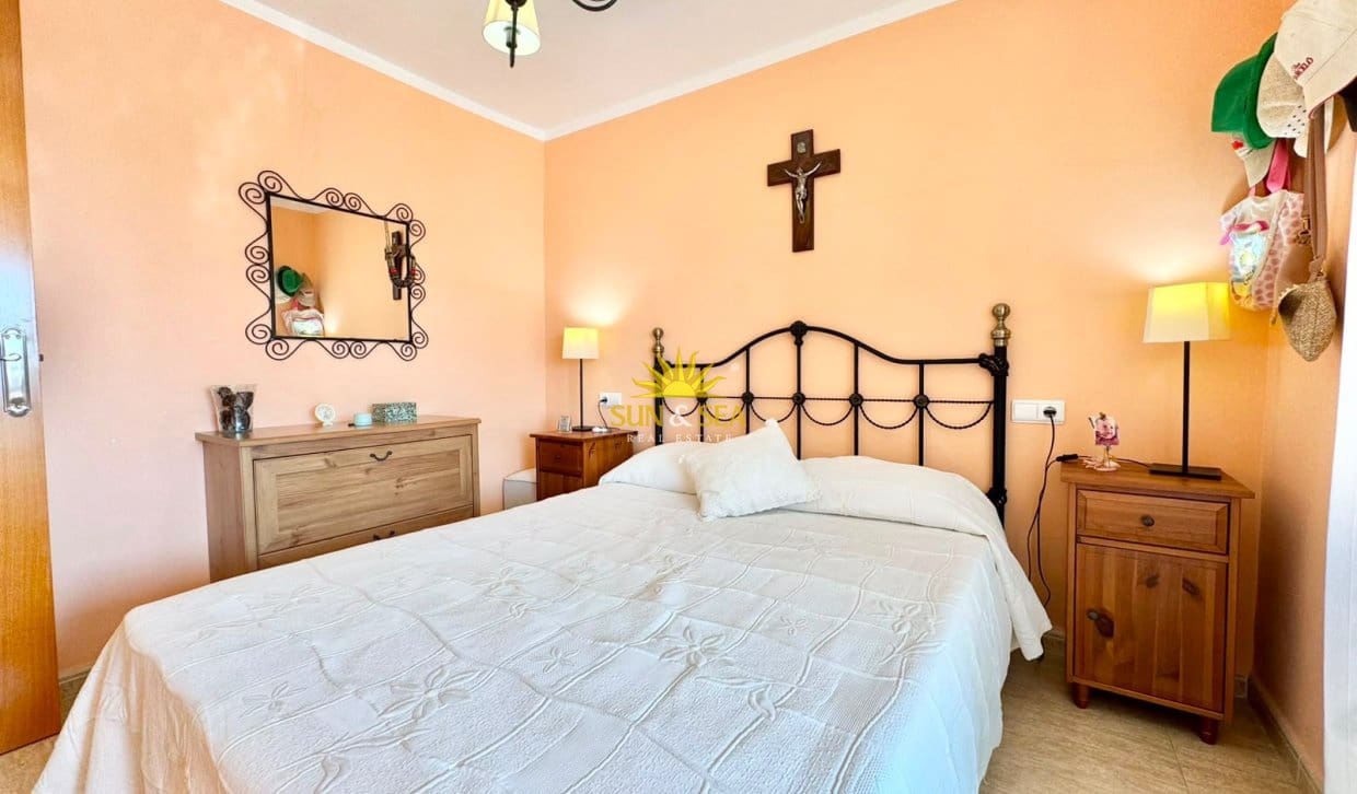 2 bedroom Apartment for holiday rental in Alicante / Alacant city with pool - € 1,300 (Ref: 9948572)